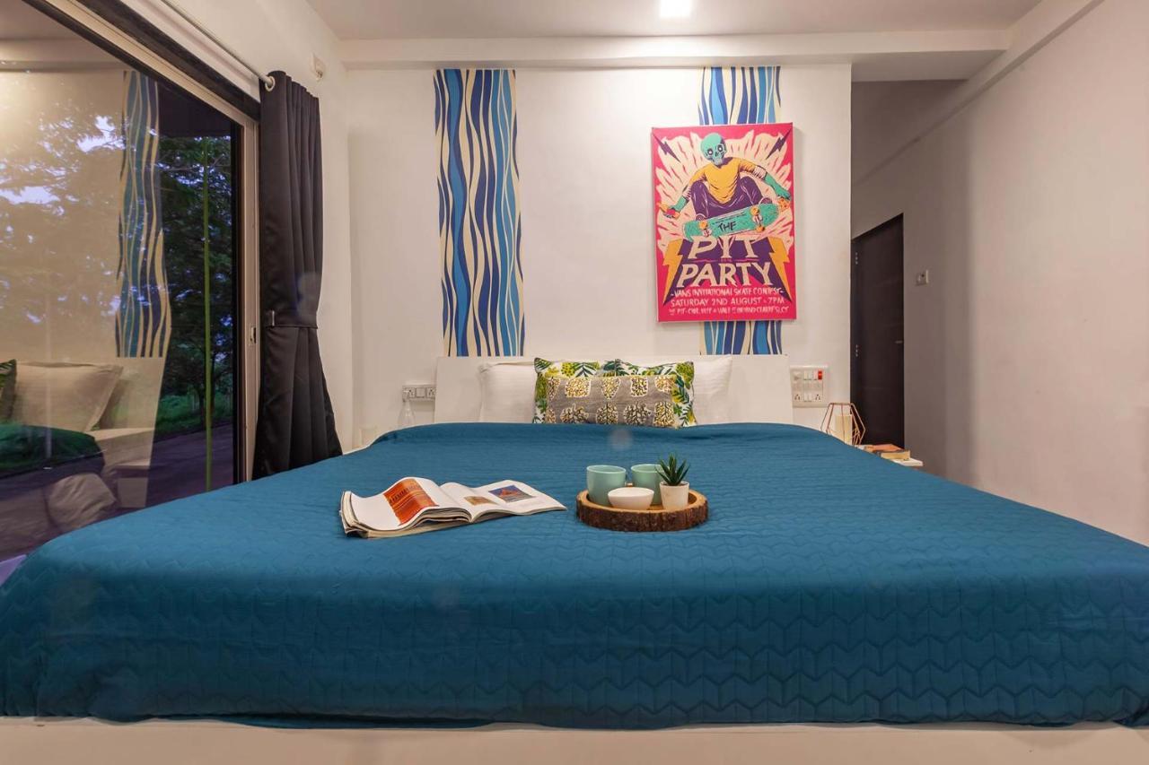 קארג'אט Stayvista'S Vine & Splash - Riverside Villa With An Infinity Pool And Indoor Games מראה חיצוני תמונה