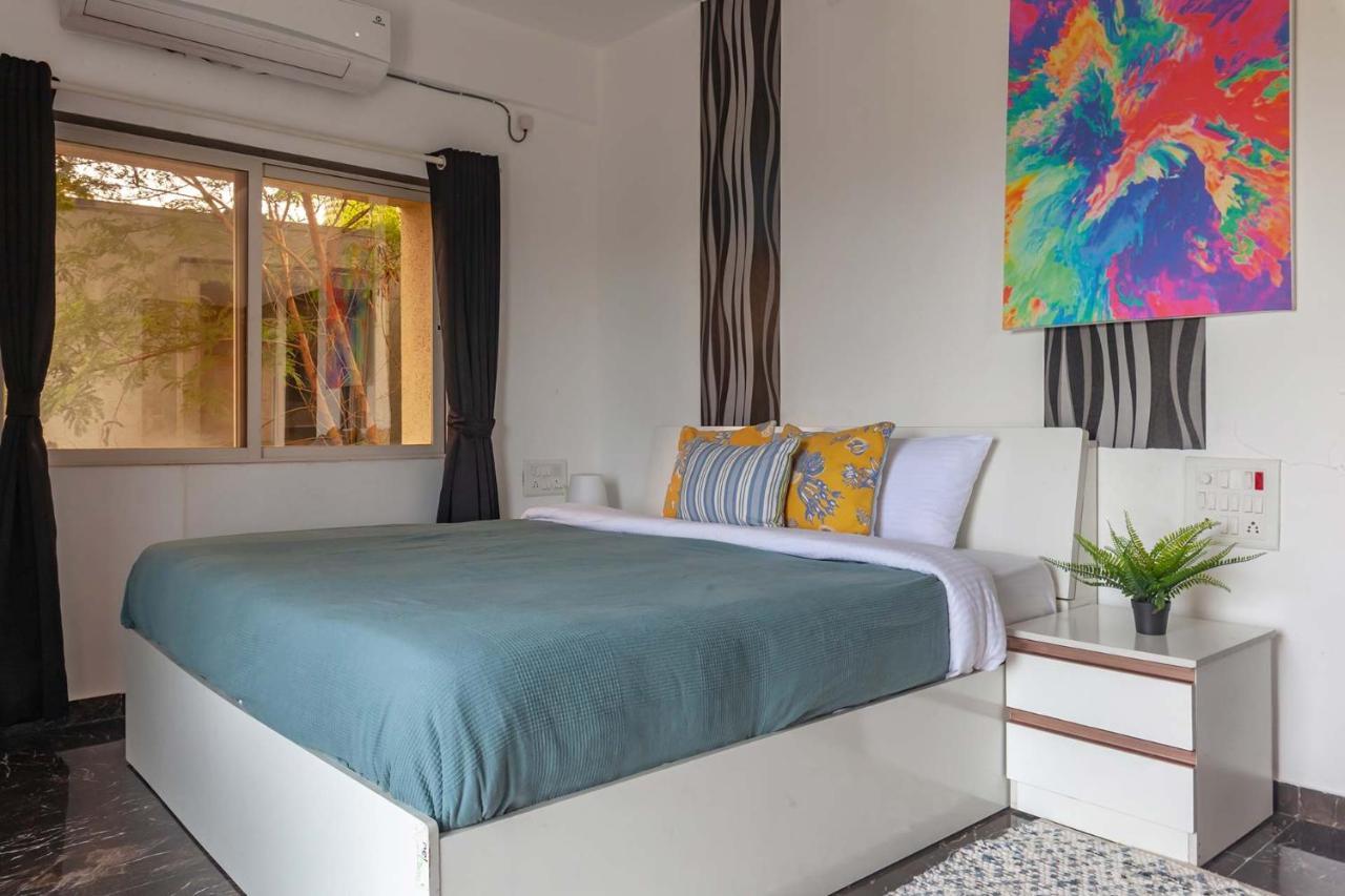 קארג'אט Stayvista'S Vine & Splash - Riverside Villa With An Infinity Pool And Indoor Games מראה חיצוני תמונה